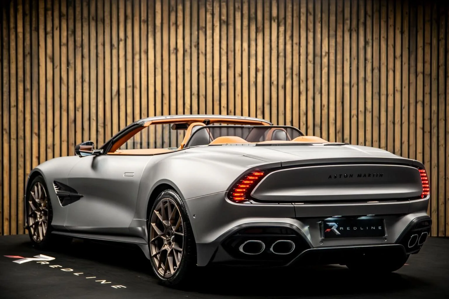 2025 Aston Martin Vanquish Volante, 3/30