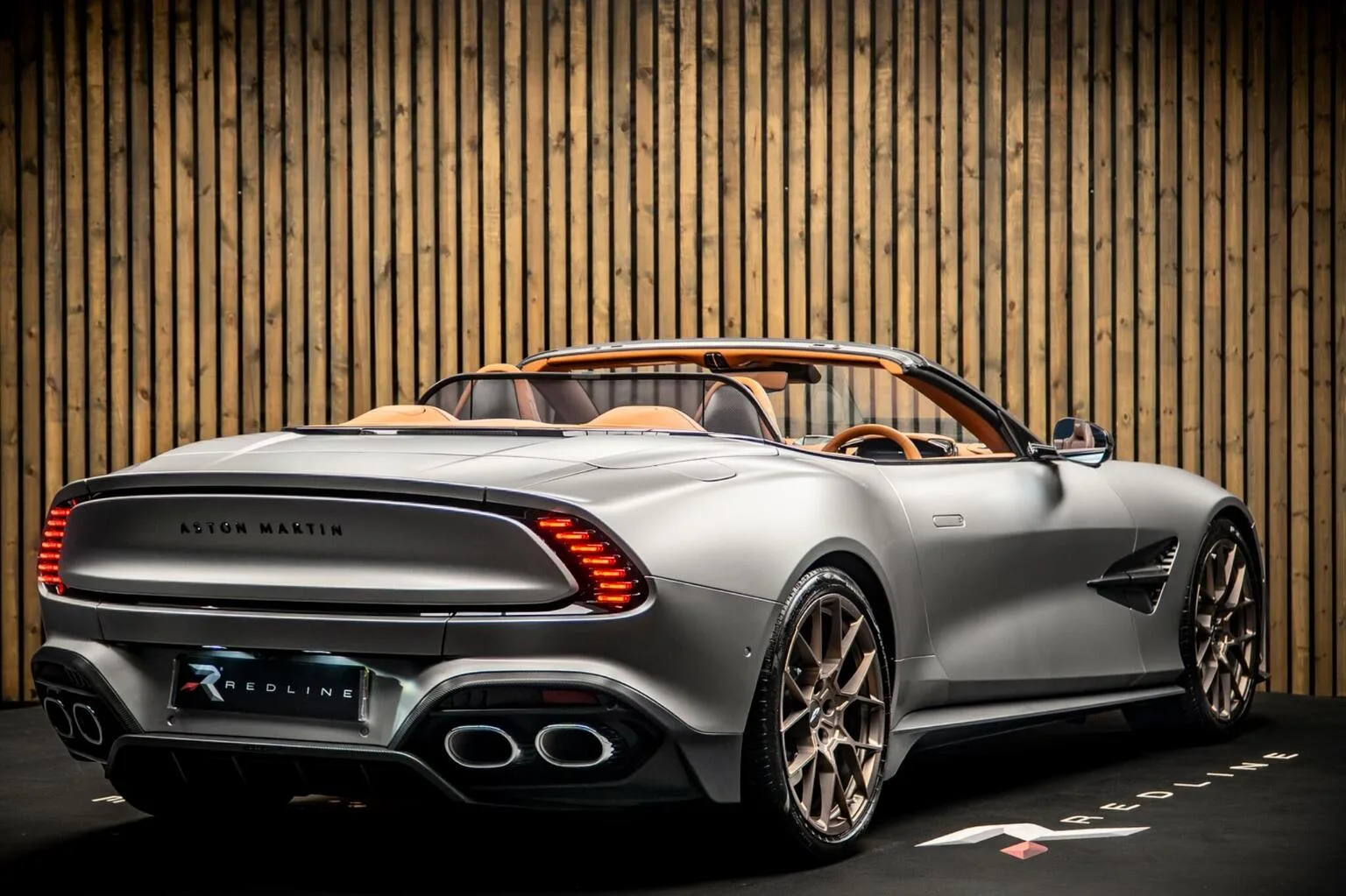 2025 Aston Martin Vanquish Volante, 4/30