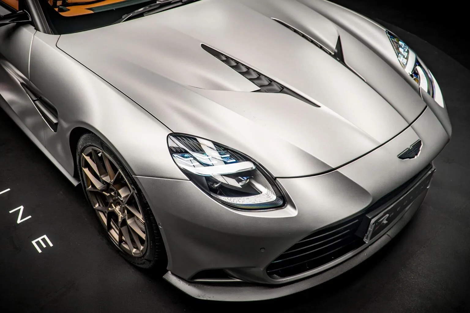 2025 Aston Martin Vanquish Volante, 10/30