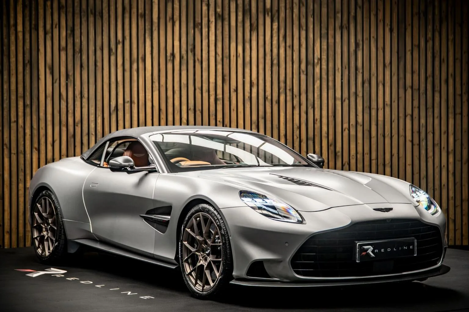 2025 Aston Martin Vanquish Volante, 11/30