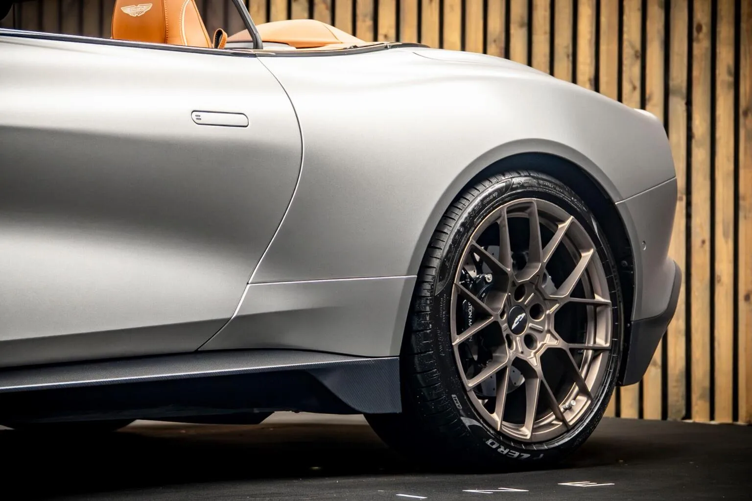 2025 Aston Martin Vanquish Volante, 16/30