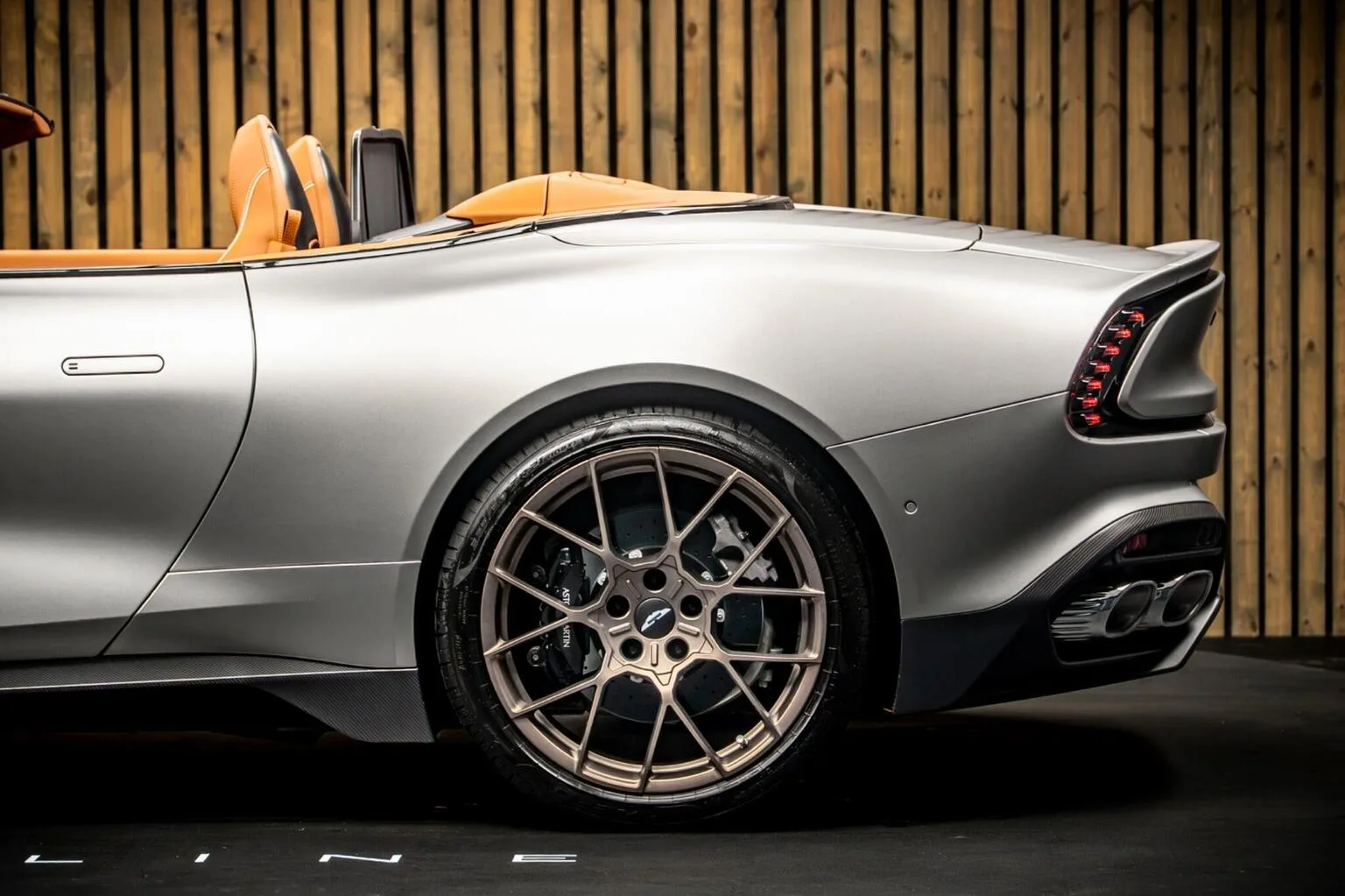2025 Aston Martin Vanquish Volante, 18/30