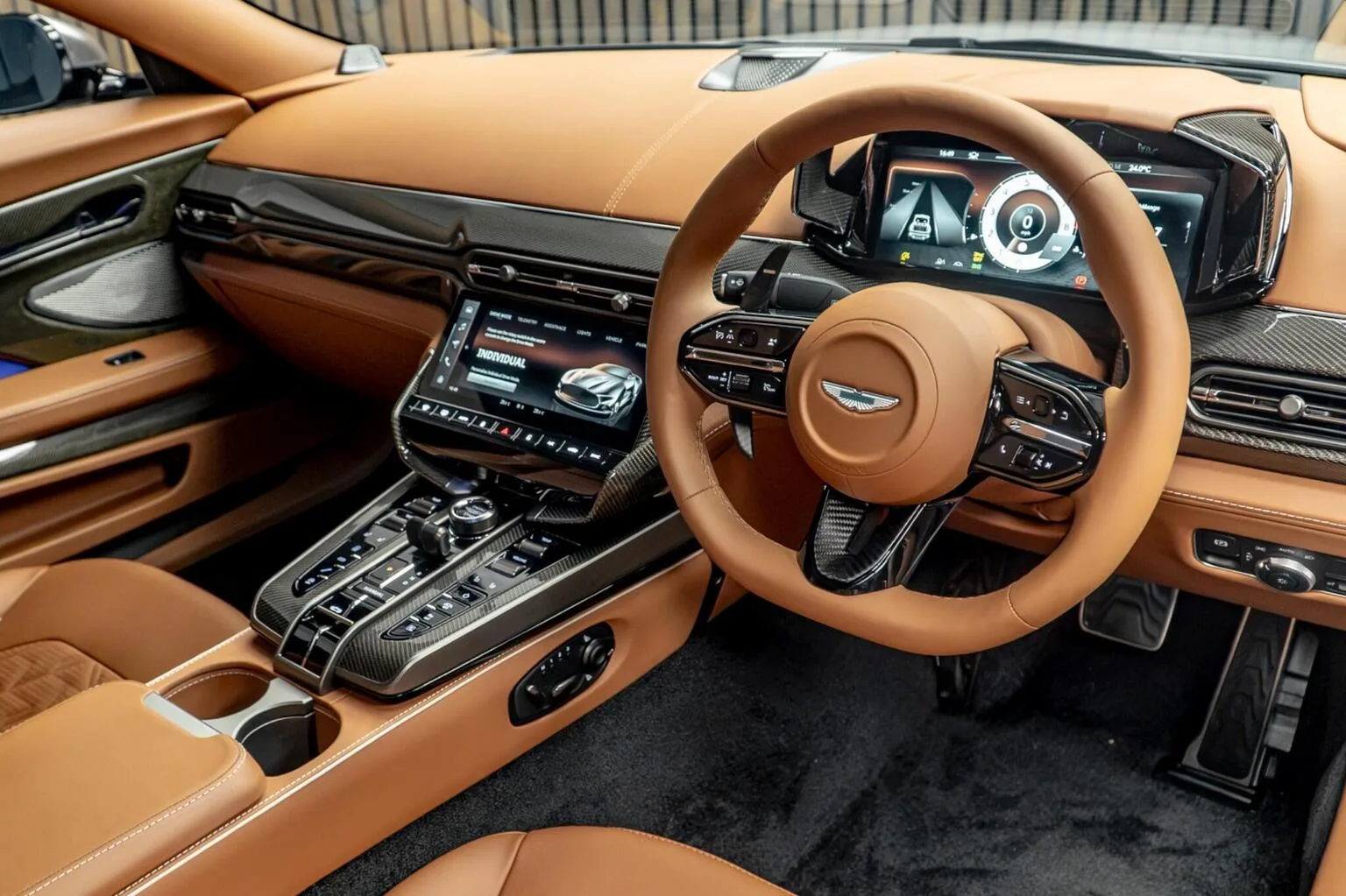 2025 Aston Martin Vanquish Volante, 21/30
