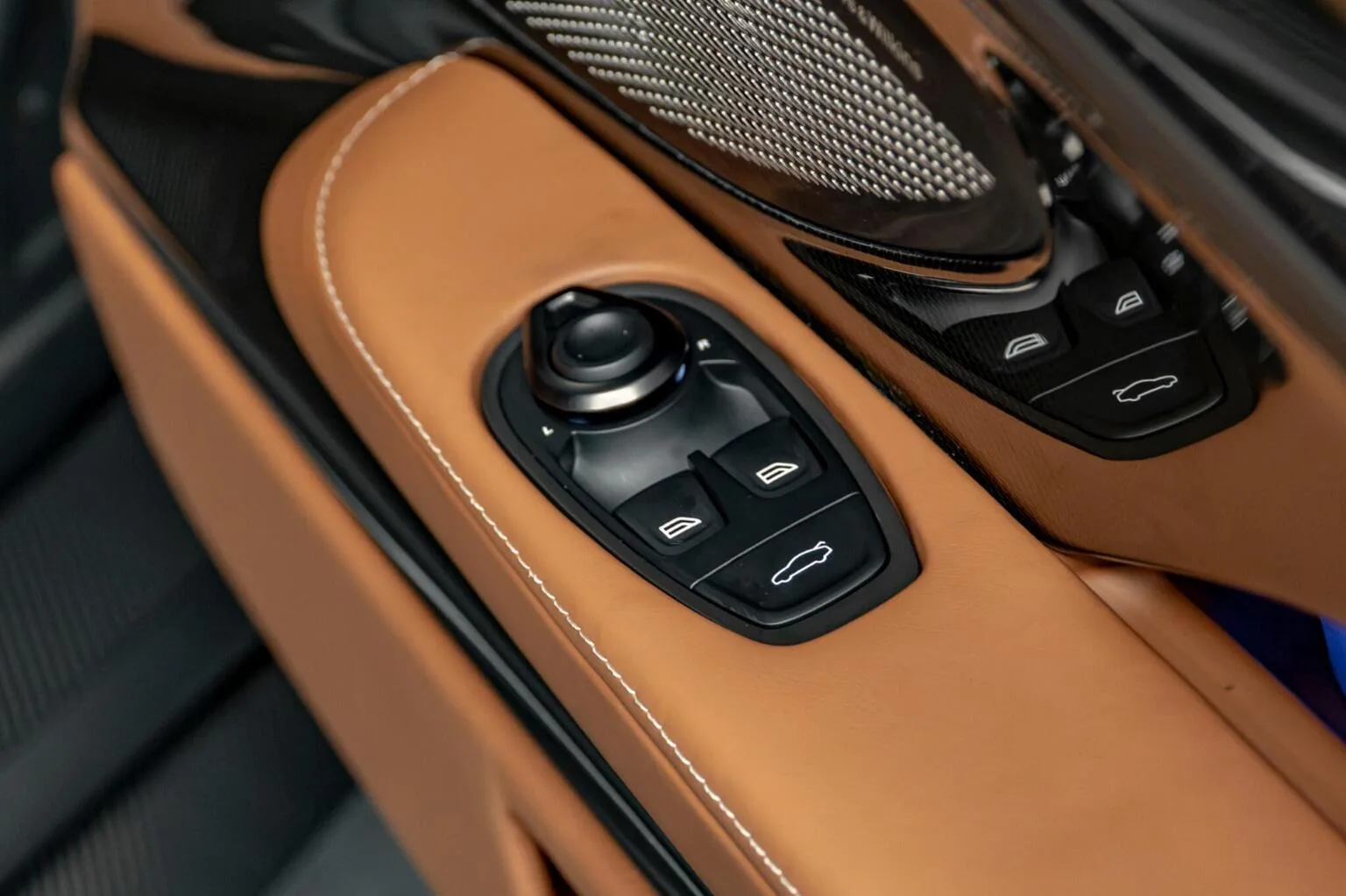 2025 Aston Martin Vanquish Volante, 30/30