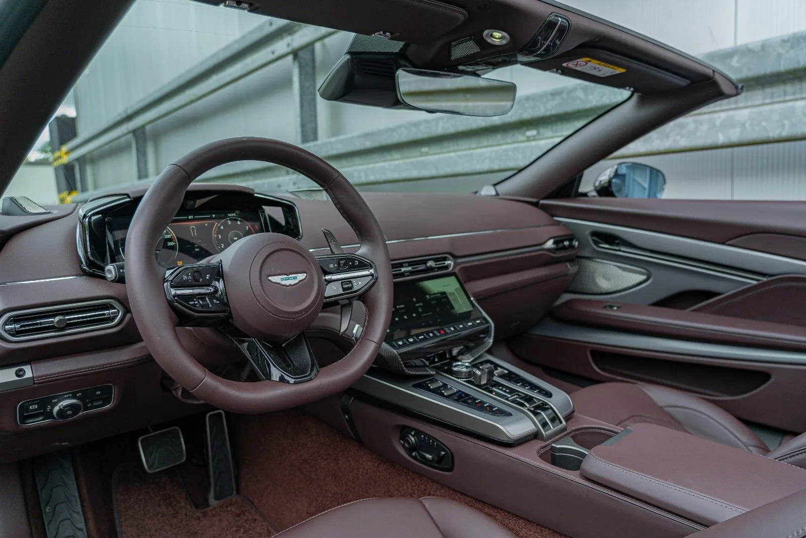 2025 Aston Martin Vanquish Volante, 16/30