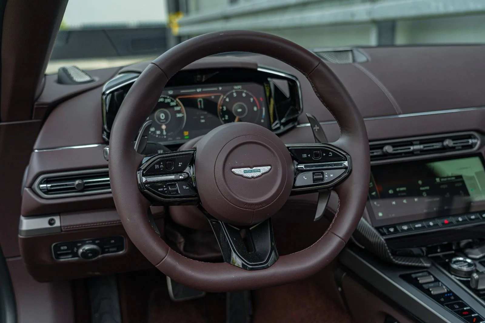 2025 Aston Martin Vanquish Volante, 17/30