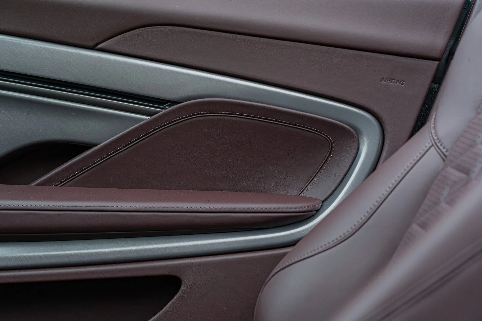 2025 Aston Martin Vanquish Volante, 26/30