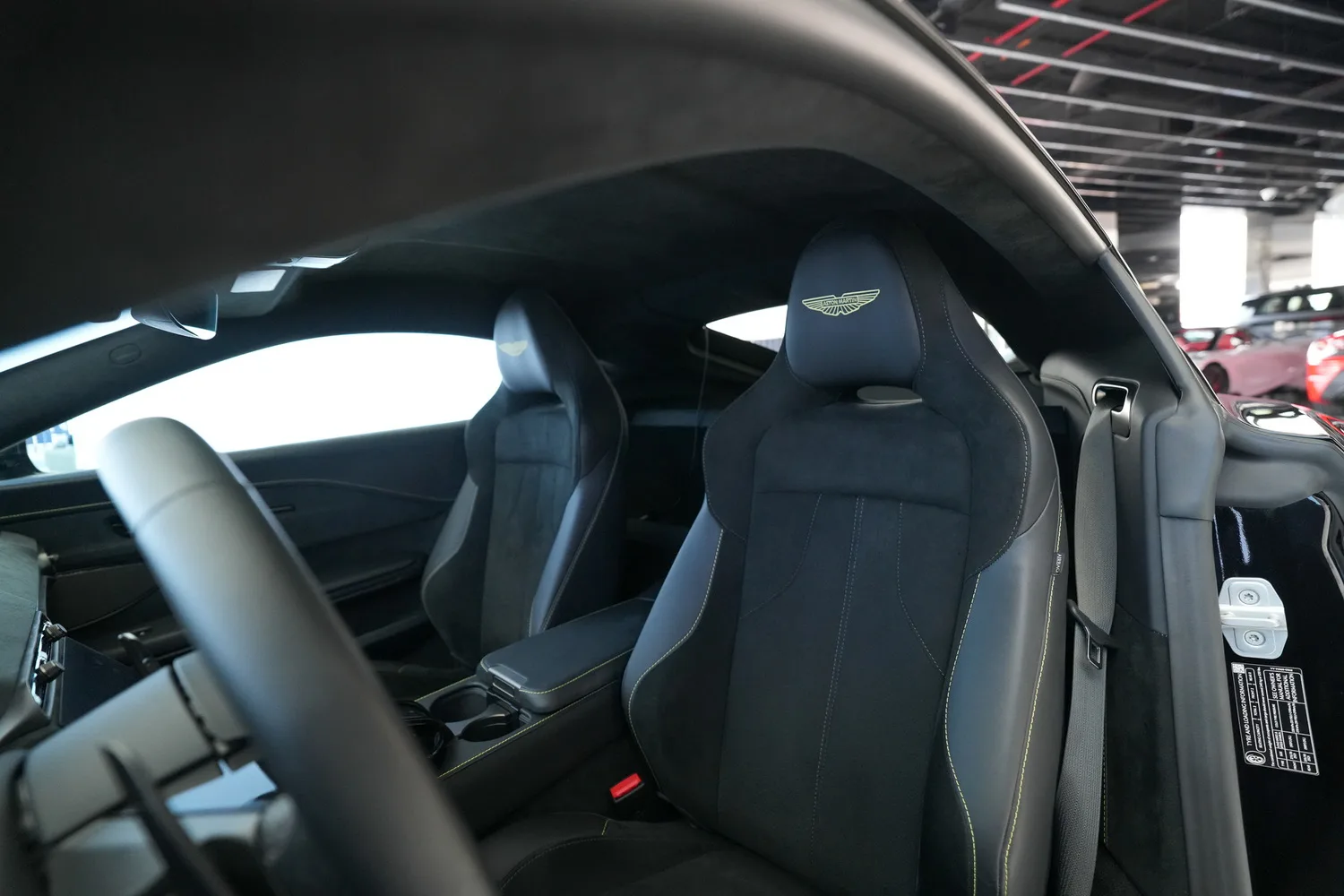2025 Aston Martin Vantage, 6/16