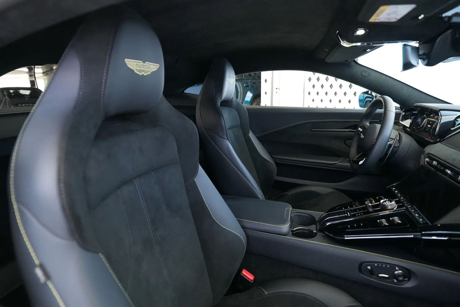 2025 Aston Martin Vantage, 10/16