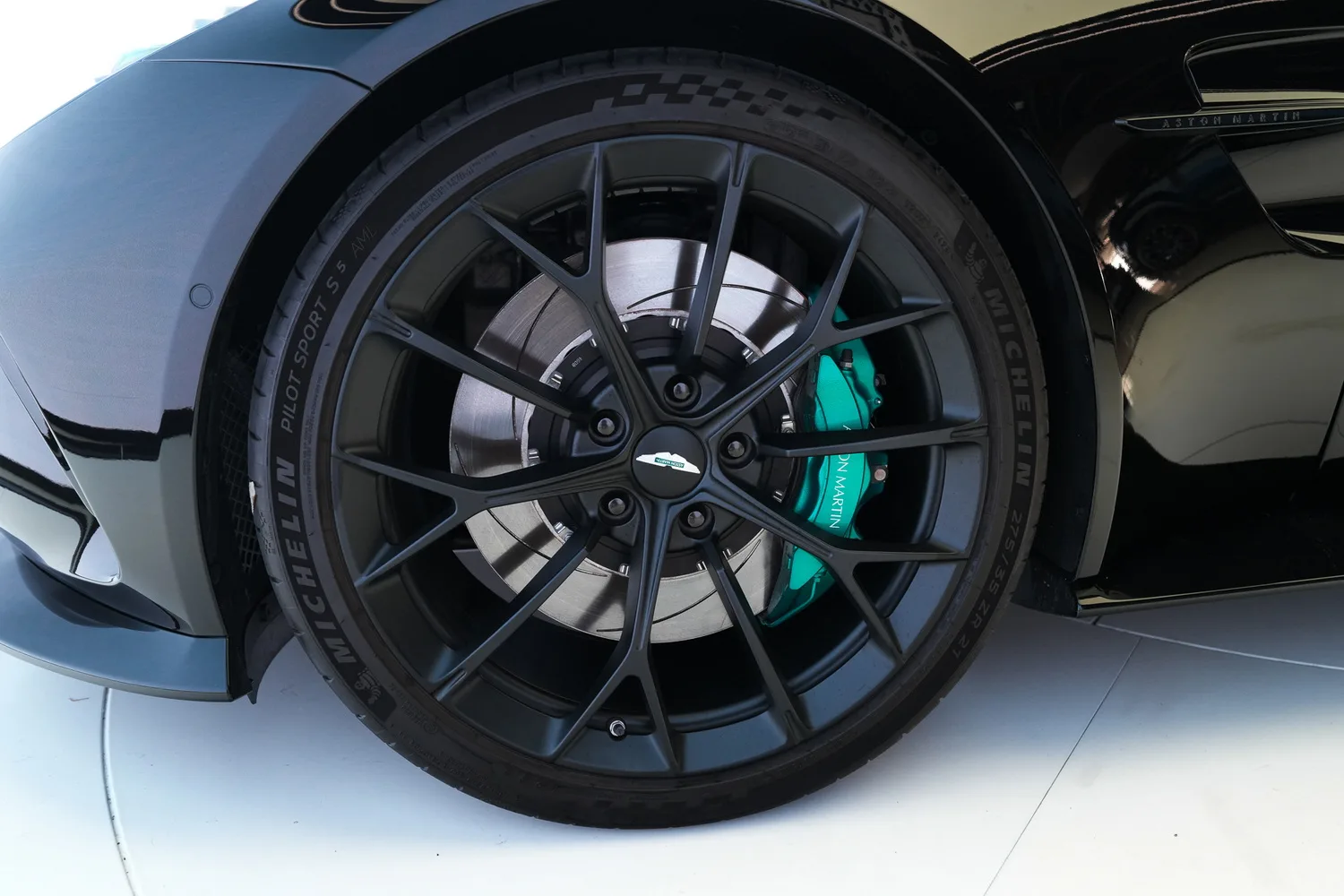 2025 Aston Martin Vantage, 12/16