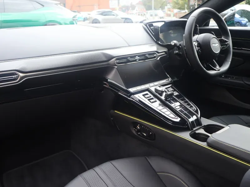 2025 Aston Martin Vantage, 12/30
