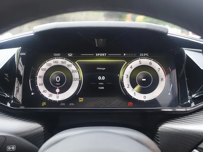 2025 Aston Martin Vantage, 15/30