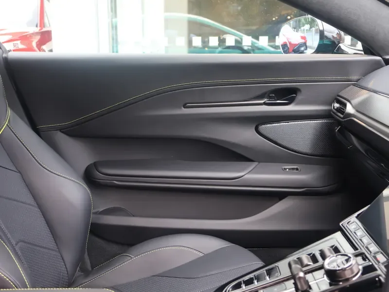 2025 Aston Martin Vantage, 18/30