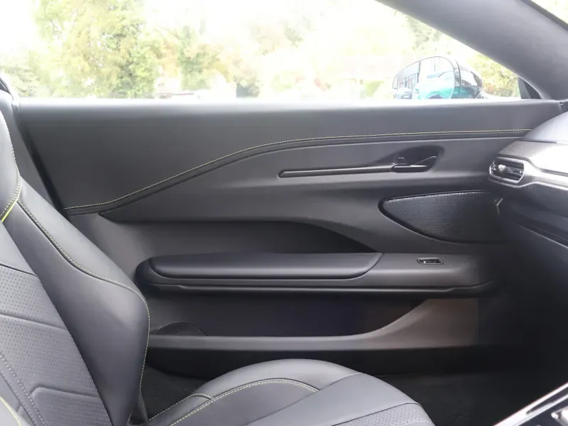 2025 Aston Martin Vantage, 21/30