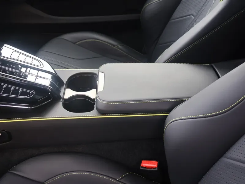 2025 Aston Martin Vantage, 25/30