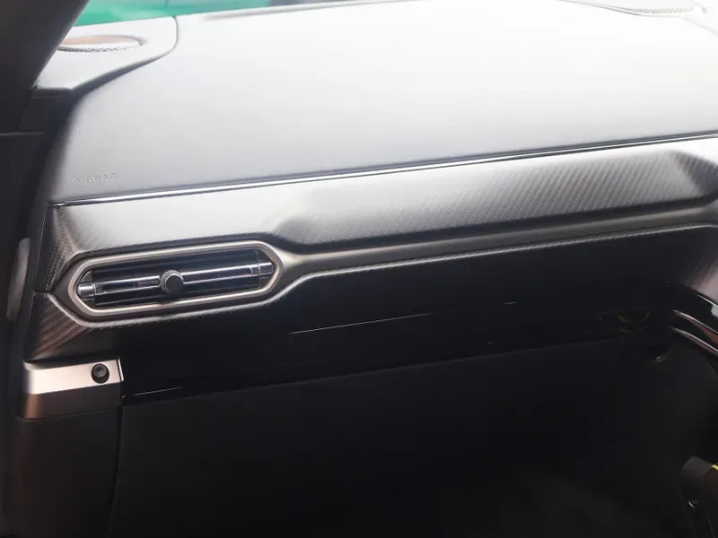 2025 Aston Martin Vantage, 27/30