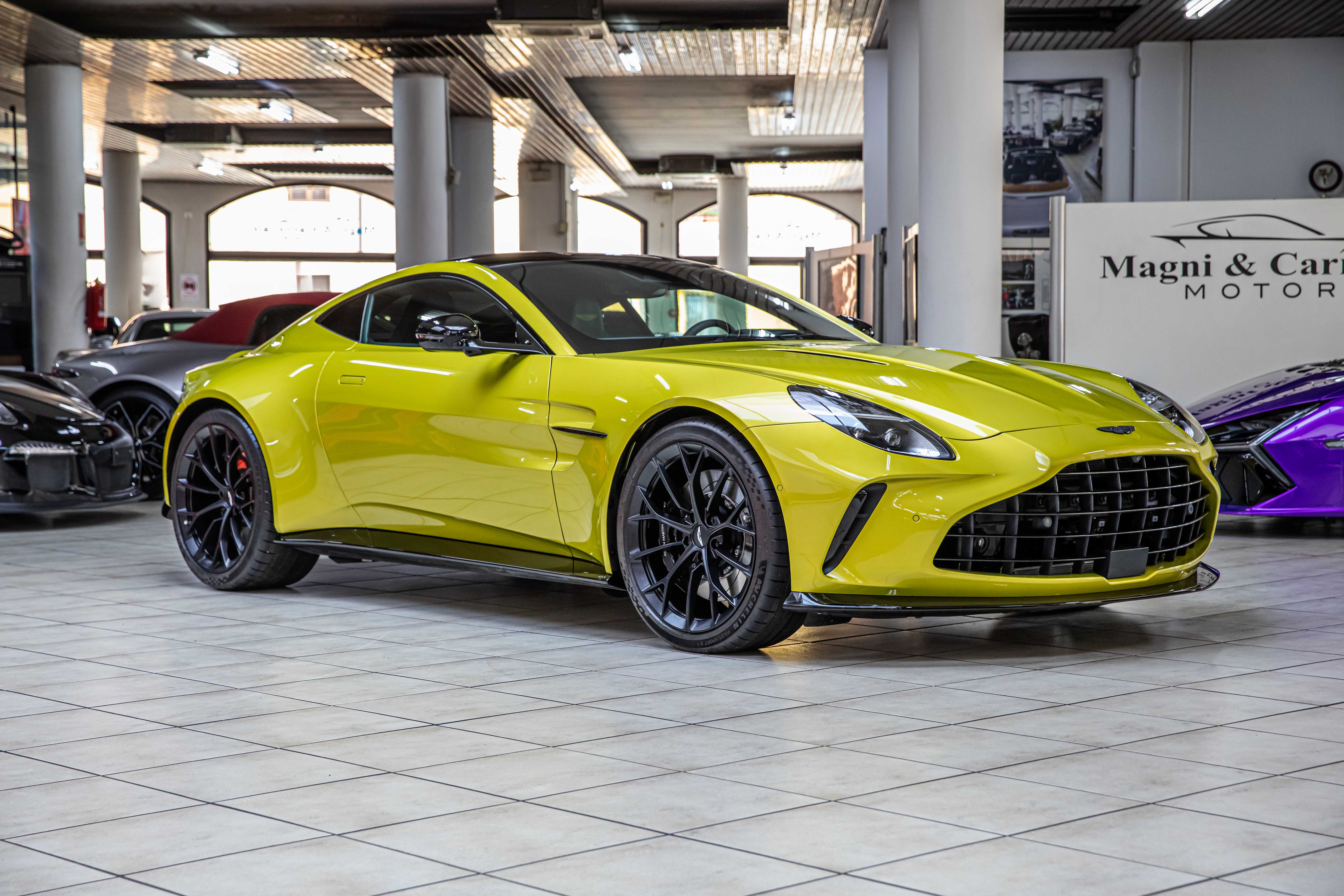 2025 Aston Martin Vantage angeboten von einem Fachhändler in Milan, Italien, Foto 4 von 20
