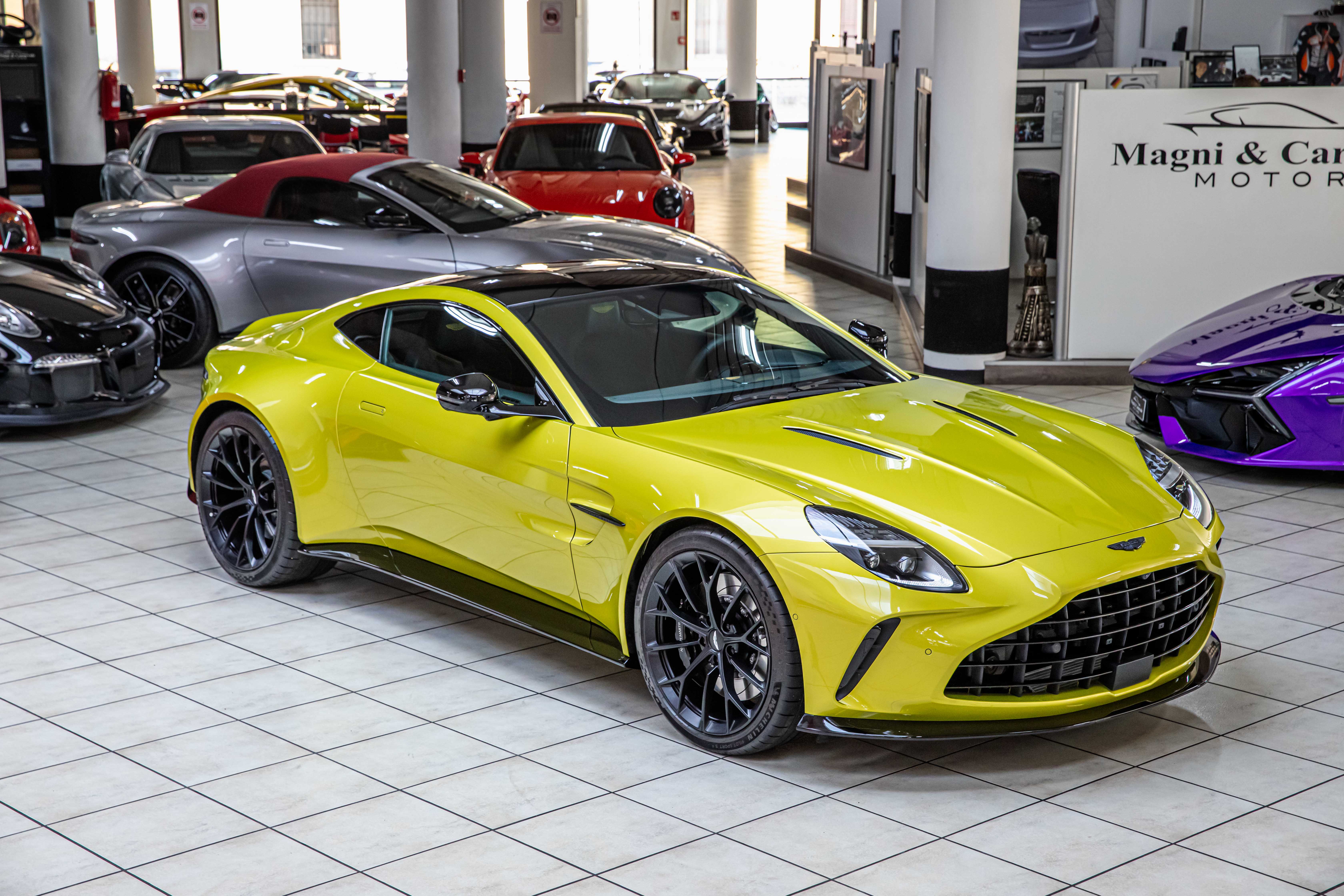 2025 Aston Martin Vantage angeboten von einem Fachhändler in Milan, Italien, Foto 5 von 20