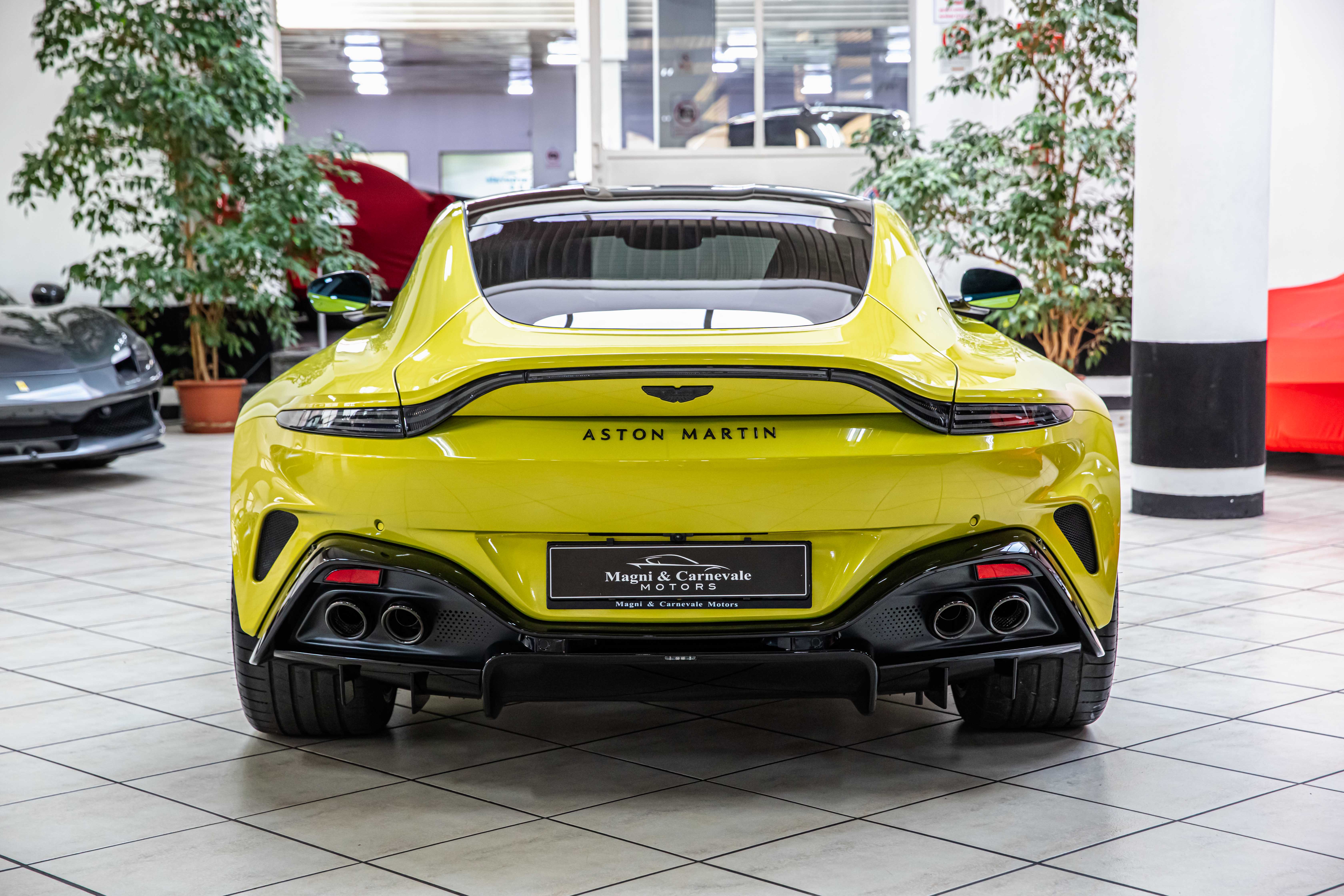 2025 Aston Martin Vantage angeboten von einem Fachhändler in Milan, Italien, Foto 10 von 20