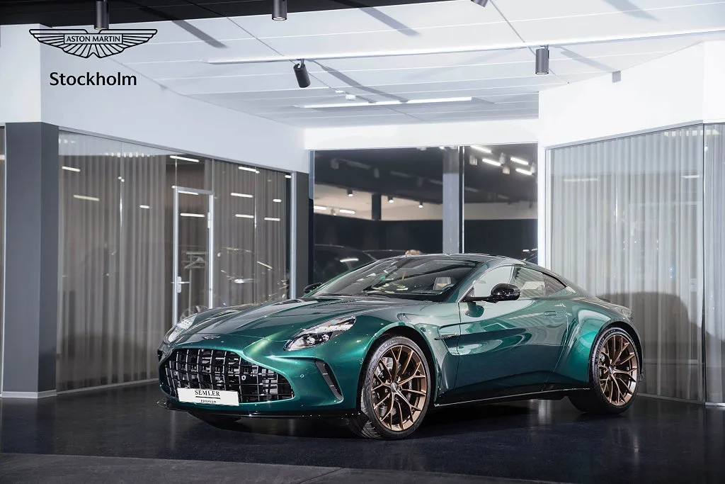 2025 Aston Martin Vantage offered by an authorised dealer in Järfälla, Sweden, main photo