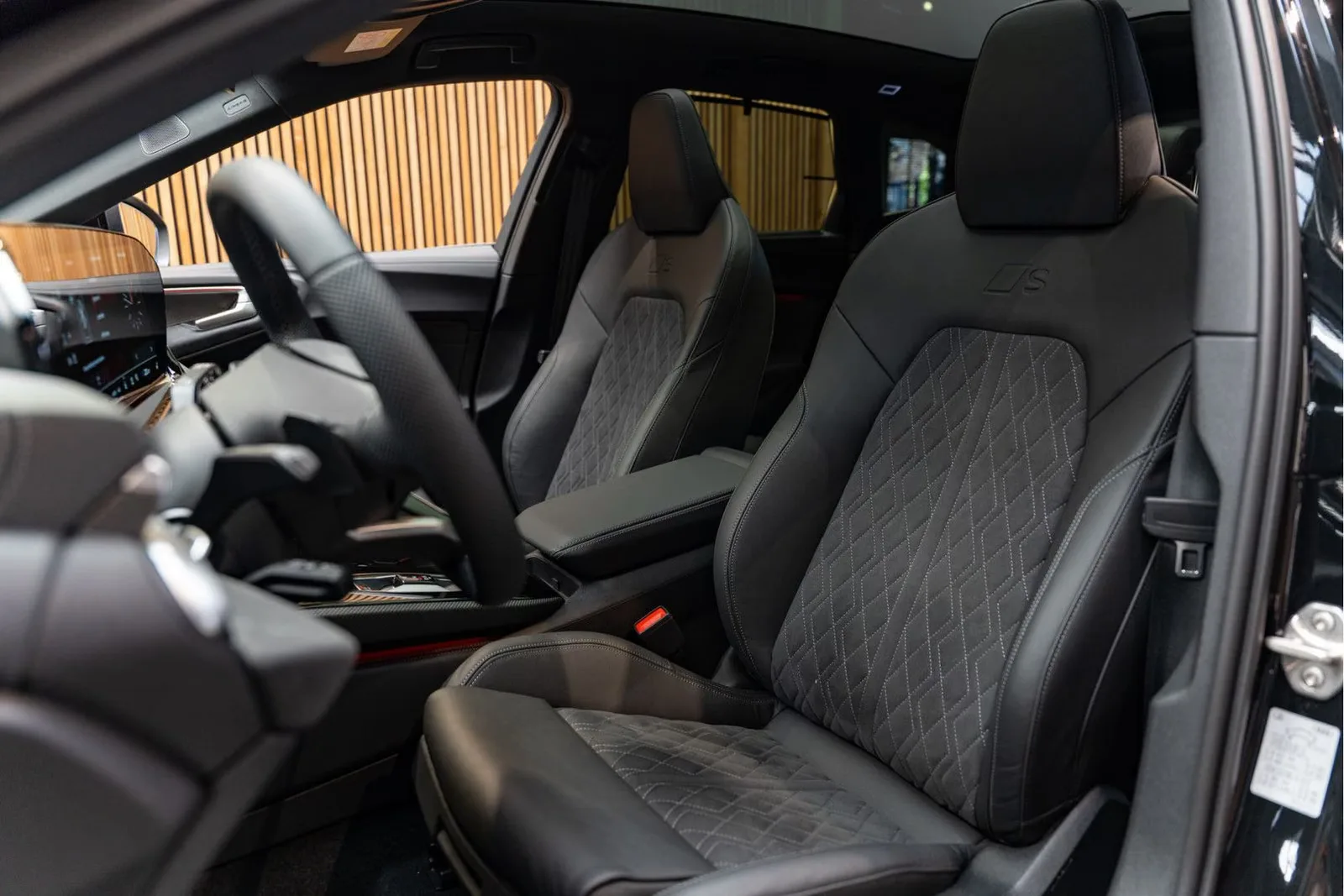2025 Audi A5 Avant 2.0 TFSI e-hybrid quattro S edition, 9/30