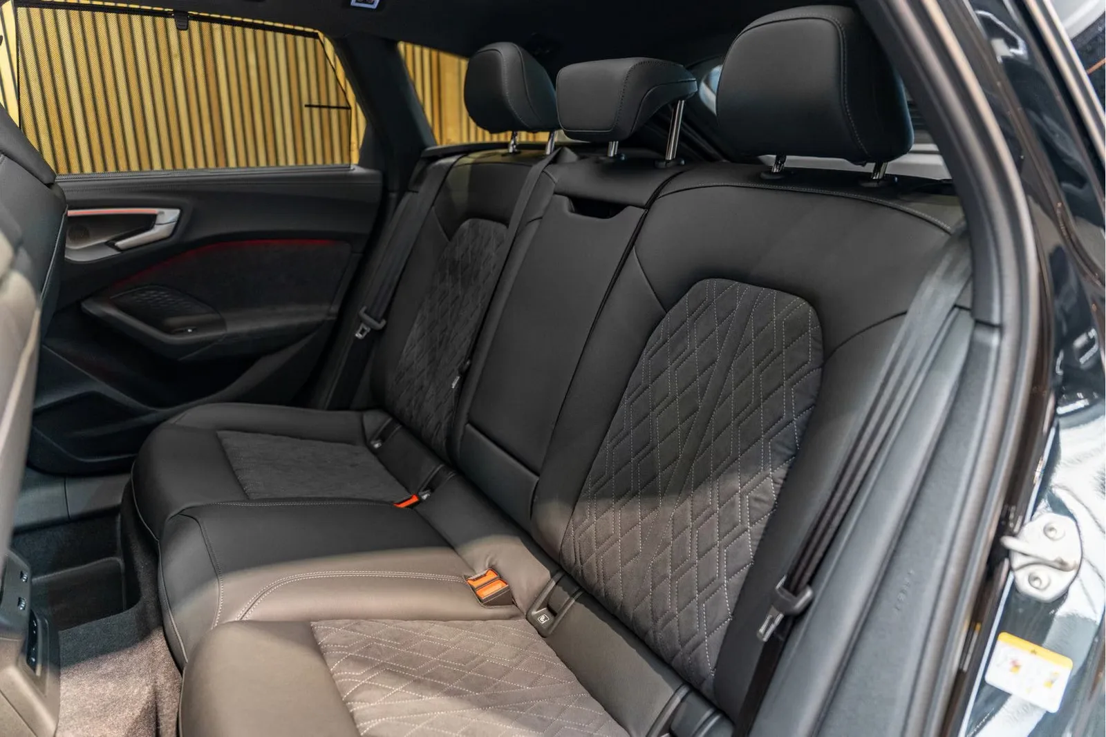 2025 Audi A5 Avant 2.0 TFSI e-hybrid quattro S edition, 10/30