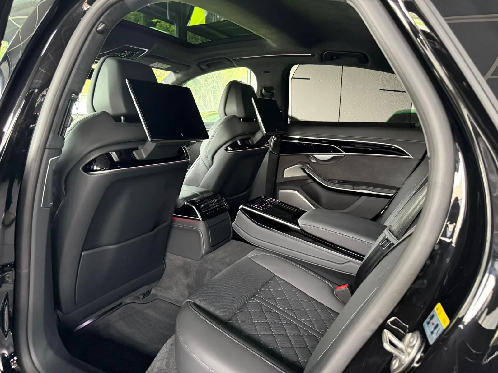 2025 Audi A8 50 TDI quattro, 13/23