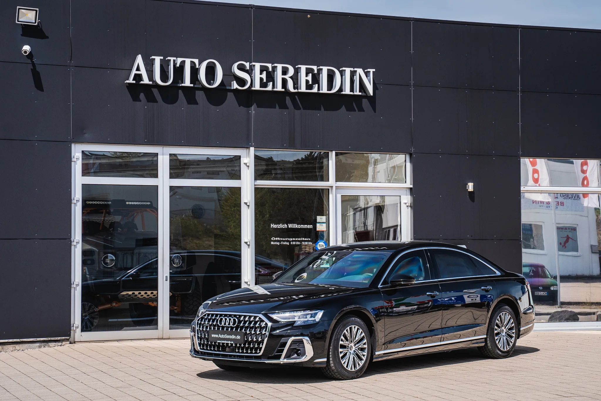 2025 Audi A8 L, Security VR9 proposée par un concessionnaire spécialisé à Hechingen, Allemagne, photo principale