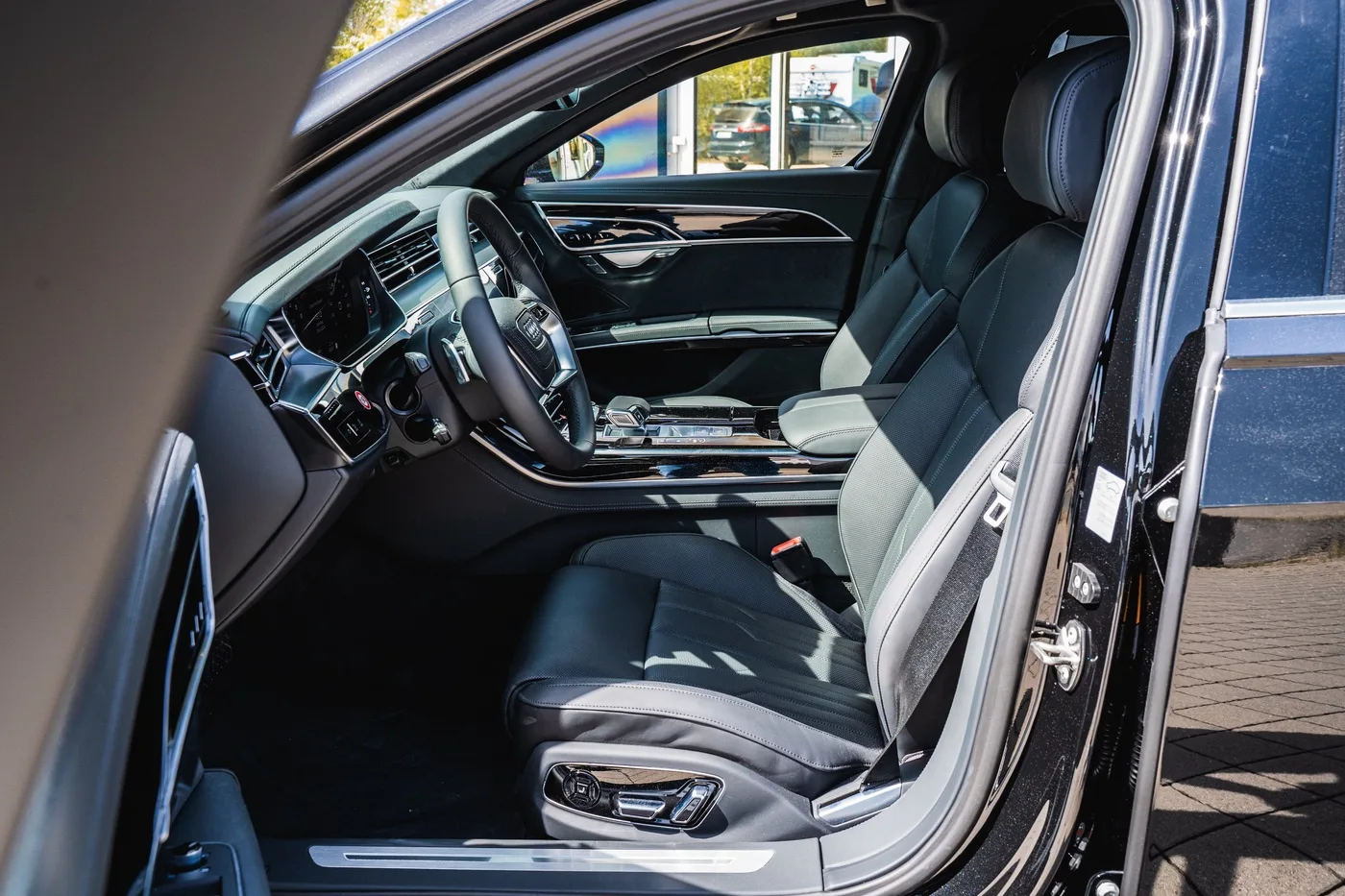 2025 Audi A8 L, Security VR9 angeboten von einem Fachhändler in Hechingen, Deutschland, Foto 10 von 25