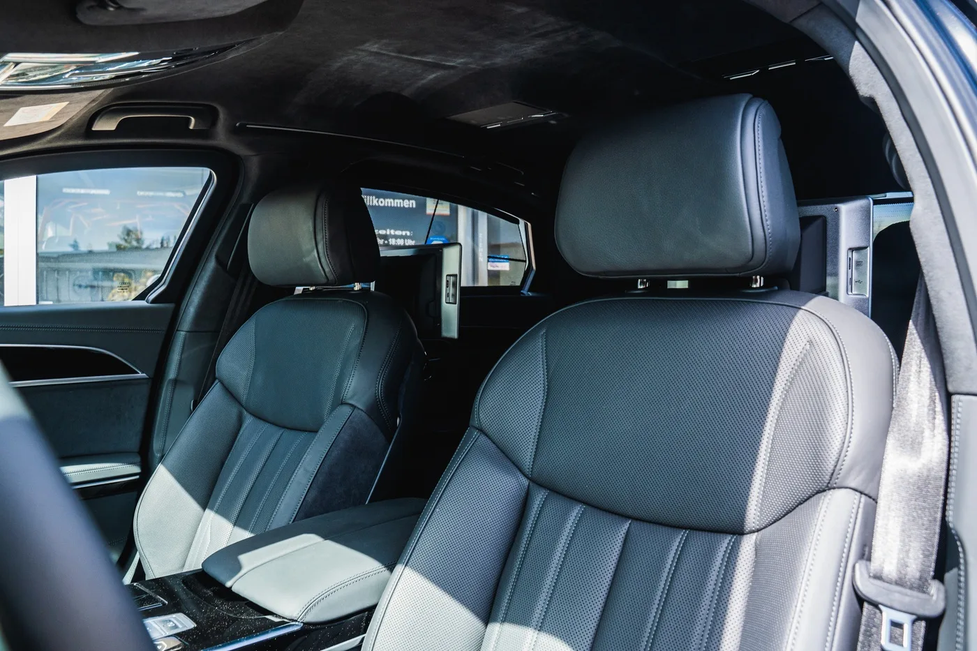 2025 Audi A8 L, Security VR9 angeboten von einem Fachhändler in Hechingen, Deutschland, Foto 12 von 25