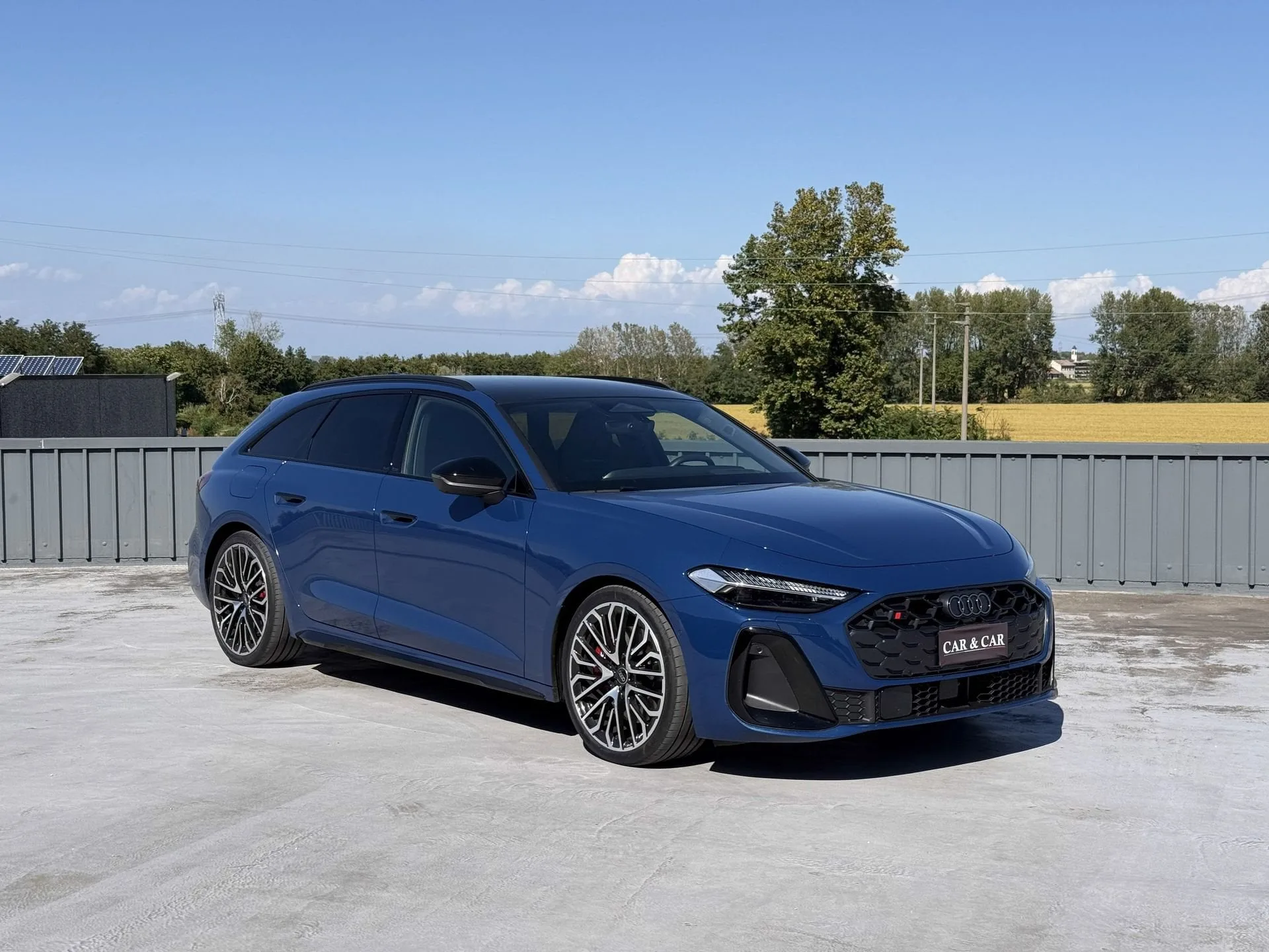 2025 Audi A6 Avant angeboten von einem Fachhändler in Zibido San Giacomo, Italien, Hauptfoto