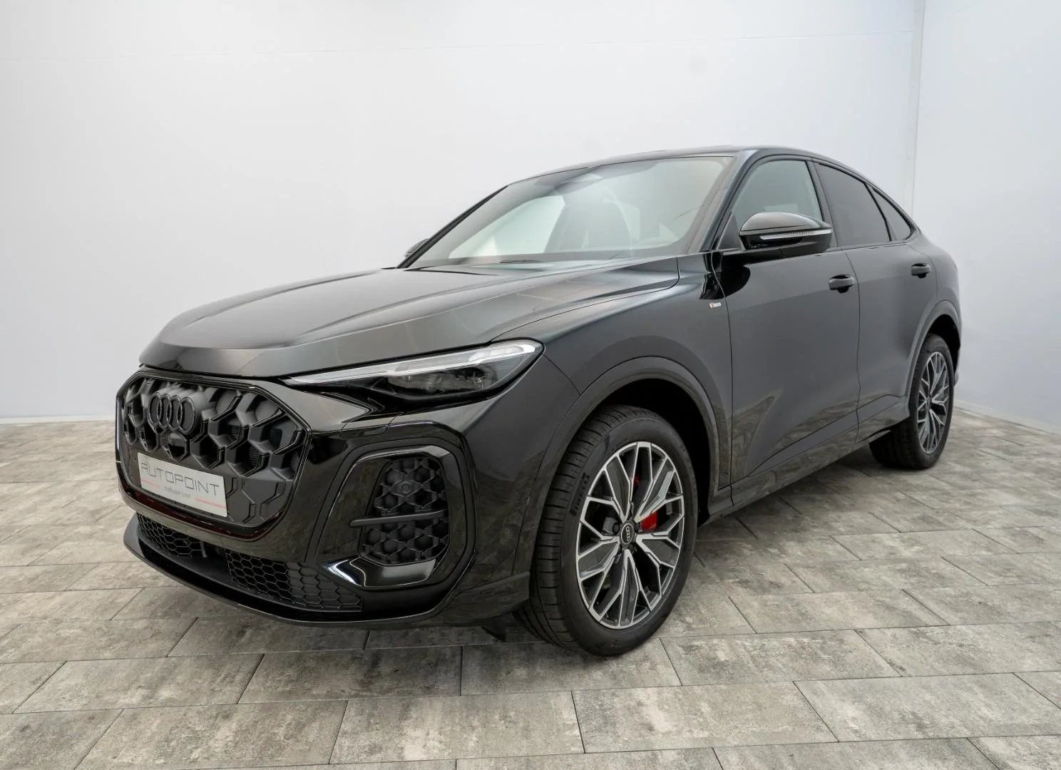 2025 Audi Q5 Sportback S line offered by a specialist dealer in Nordhausen, Germany, main photo