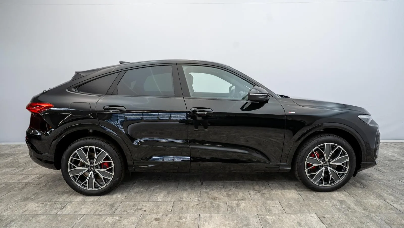 2025 Audi Q5 Sportback S line, 7/30