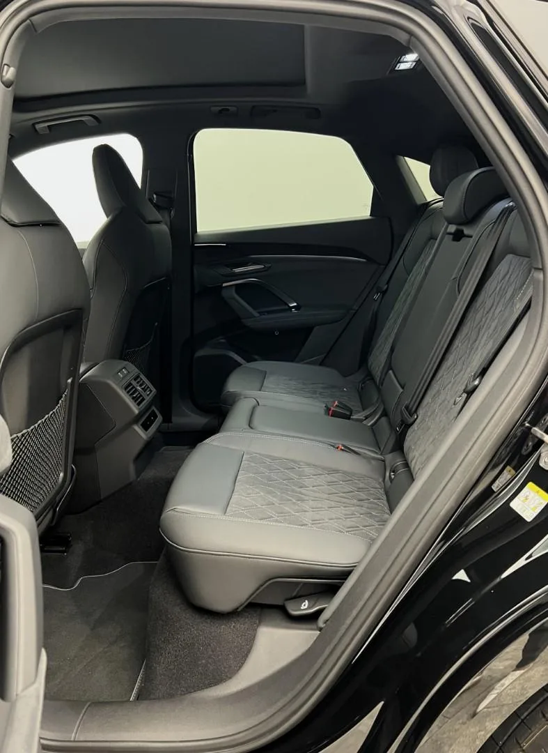 2025 Audi Q5 Sportback S line, 22/30