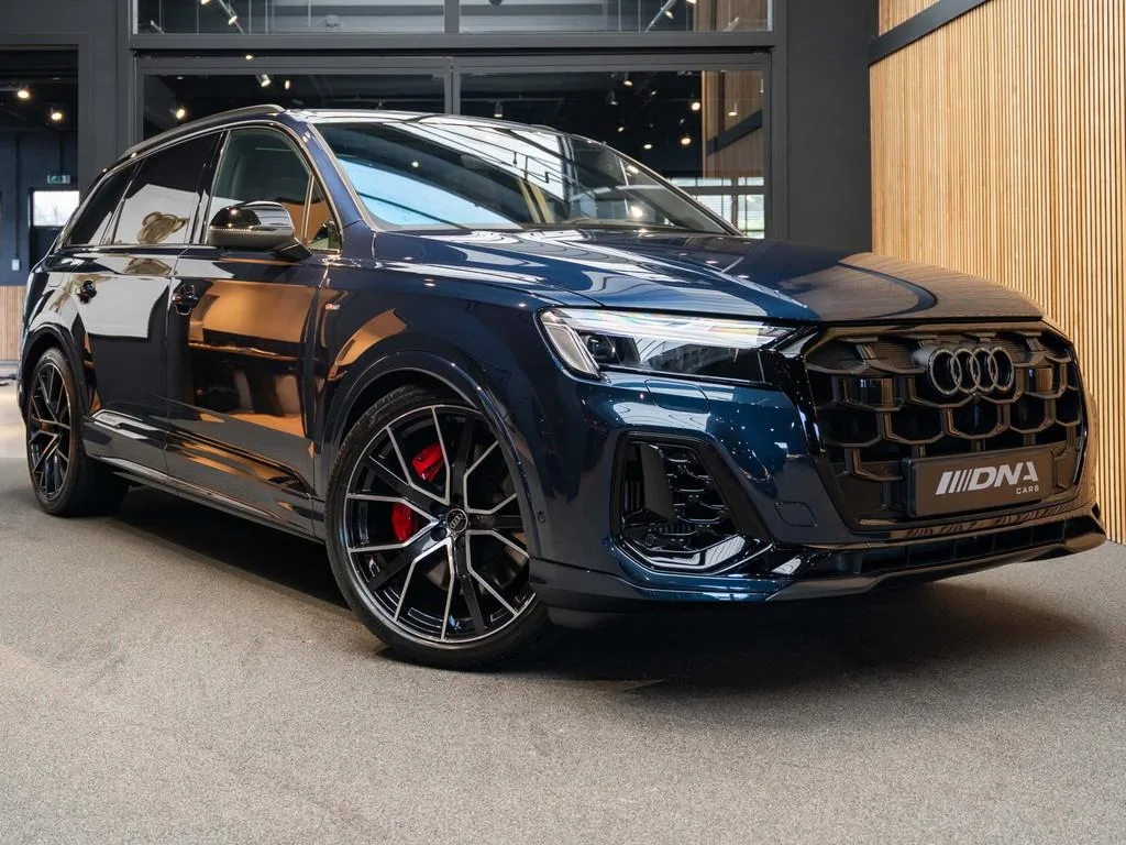 2025 Audi Q7 60 TFSI e quattro Competition offered by a specialist dealer in Naarden, Netherlands, main photo