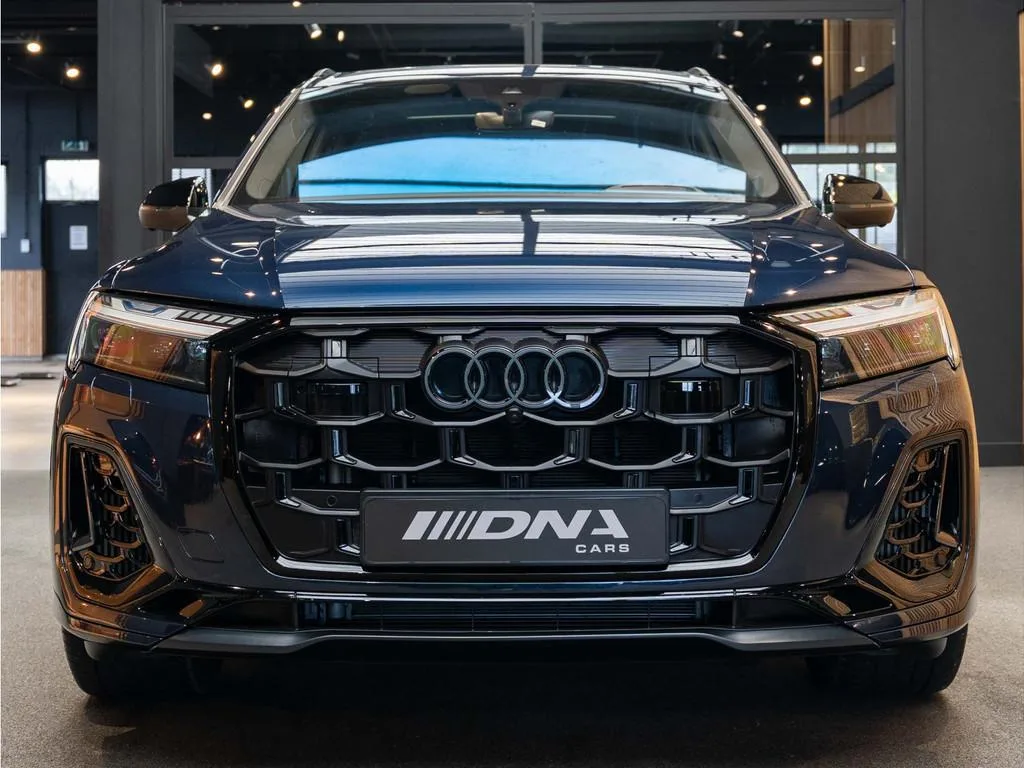 2025 Audi Q7 60 TFSI e quattro Competition, 2/30