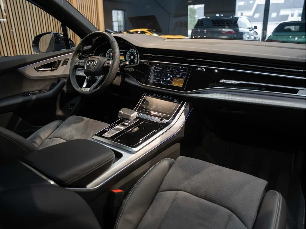 2025 Audi Q7 60 TFSI e quattro Competition, 9/30