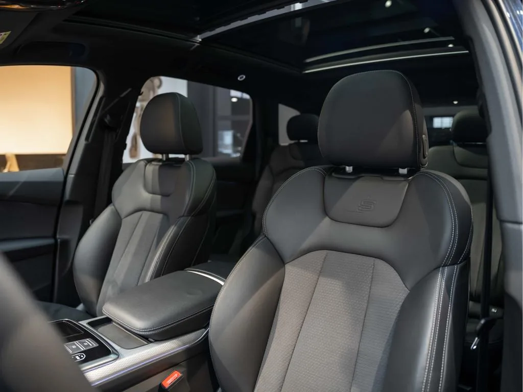 2025 Audi Q7 60 TFSI e quattro Competition, 10/30