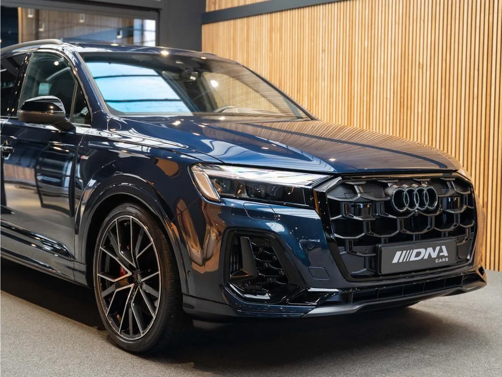 2025 Audi Q7 60 TFSI e quattro Competition, 12/30