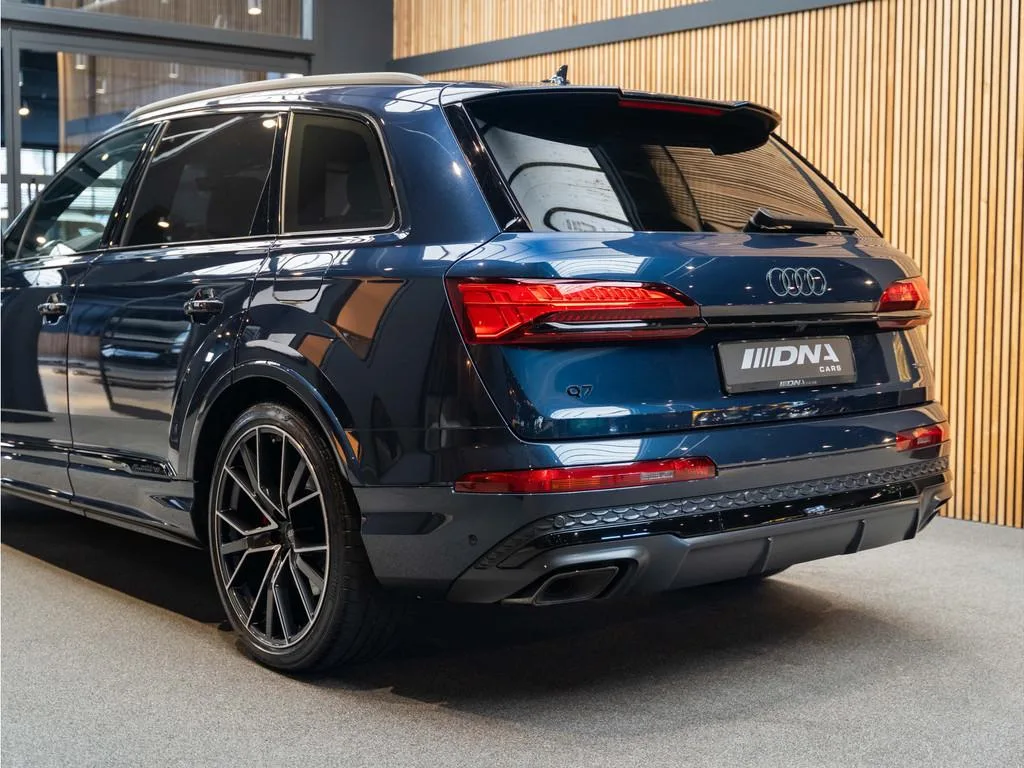 2025 Audi Q7 60 TFSI e quattro Competition, 13/30
