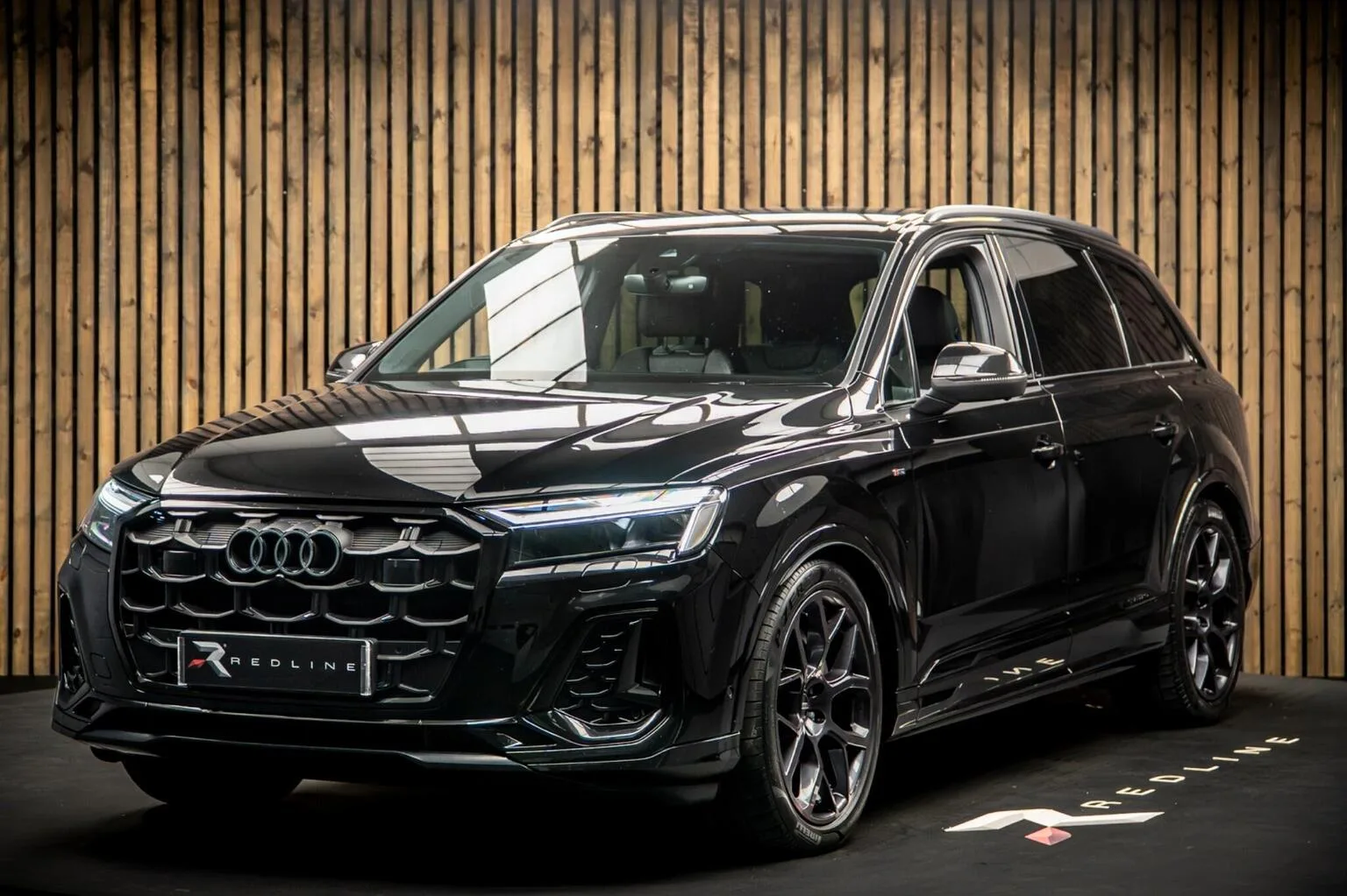 2025 Audi Q7 Black Edition angeboten von einem Fachhändler in Knaresborough, Vereinigtes Königreich, Hauptfoto