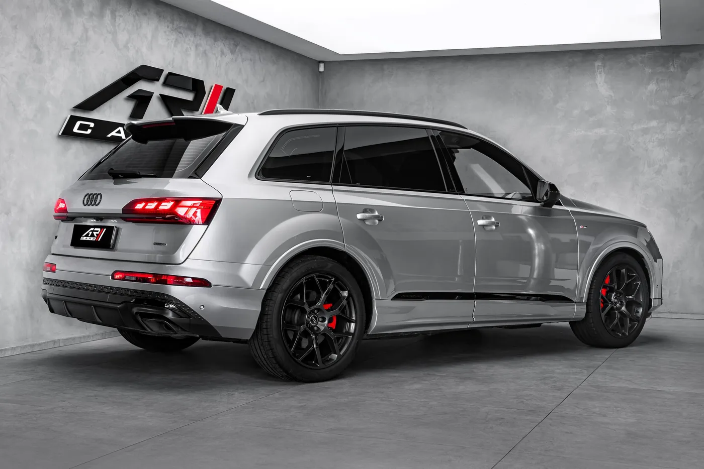 2025 Audi Q7 TFSI e, quattro, S line angeboten von einem Fachhändler in Ostrava, Tschechien, Foto 5 von 15