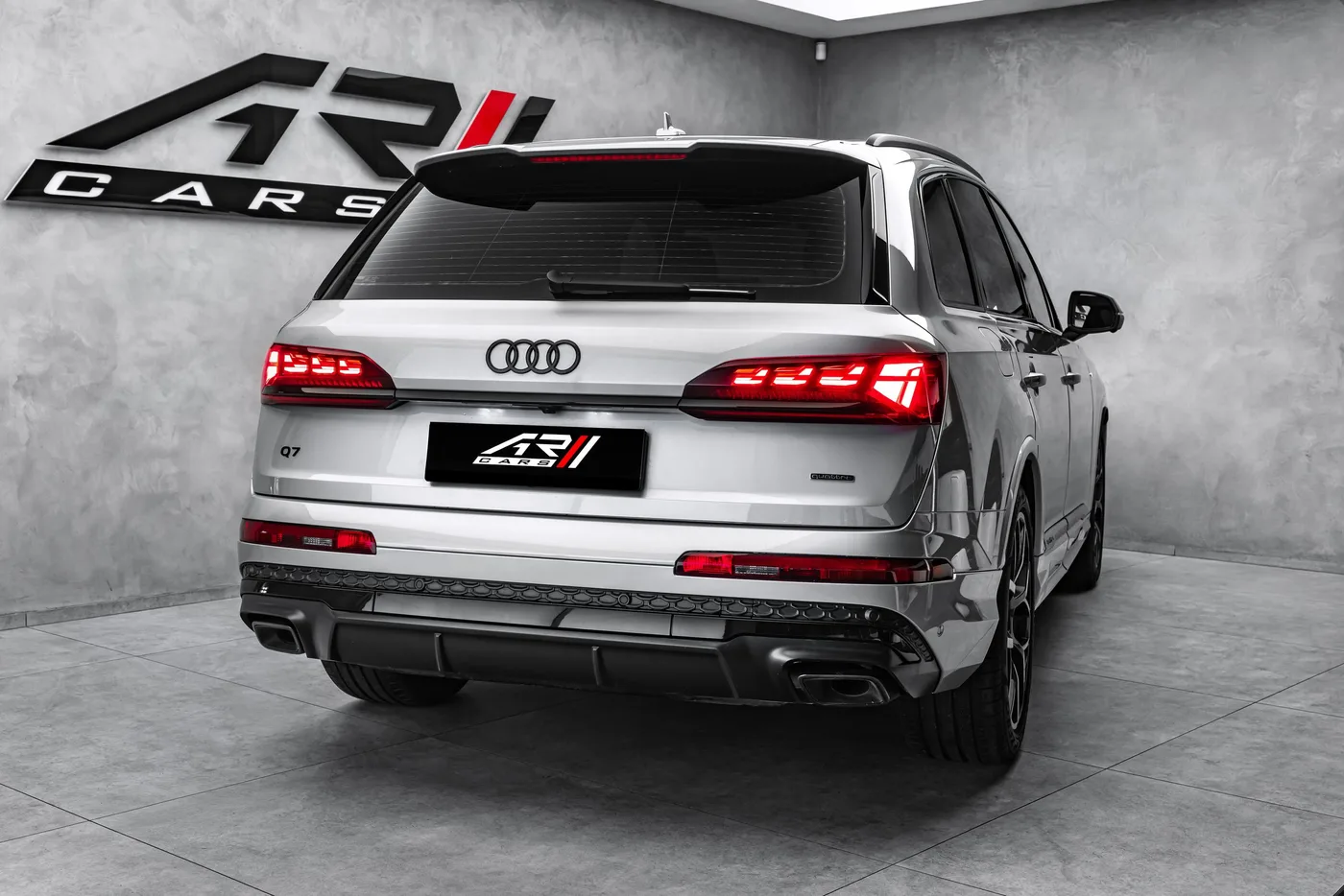 2025 Audi Q7 TFSI e, quattro, S line angeboten von einem Fachhändler in Ostrava, Tschechien, Foto 6 von 15