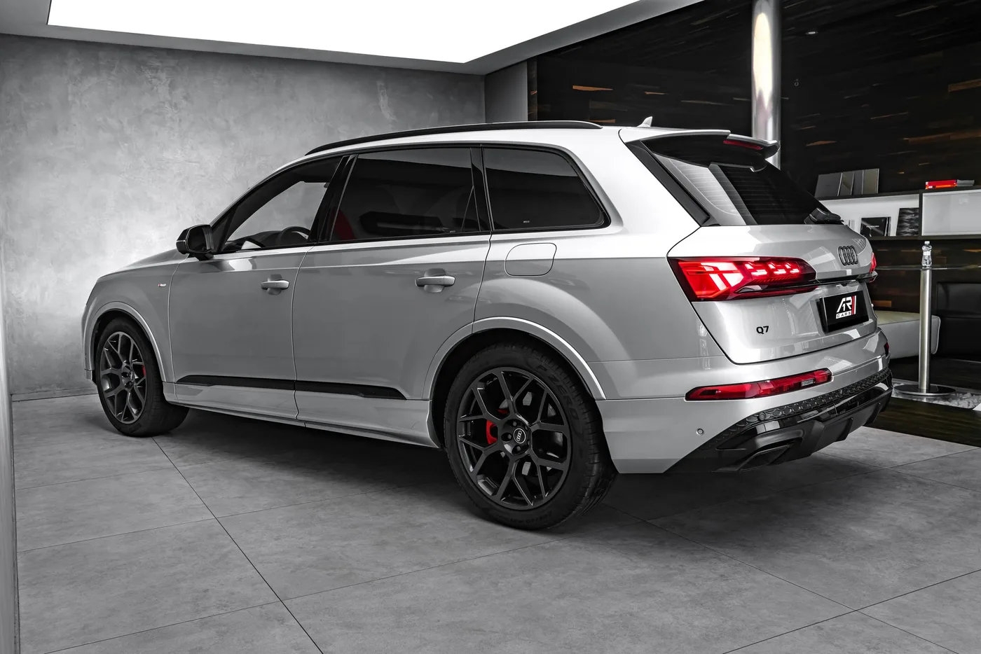 2025 Audi Q7 TFSI e, quattro, S line angeboten von einem Fachhändler in Ostrava, Tschechien, Foto 7 von 15