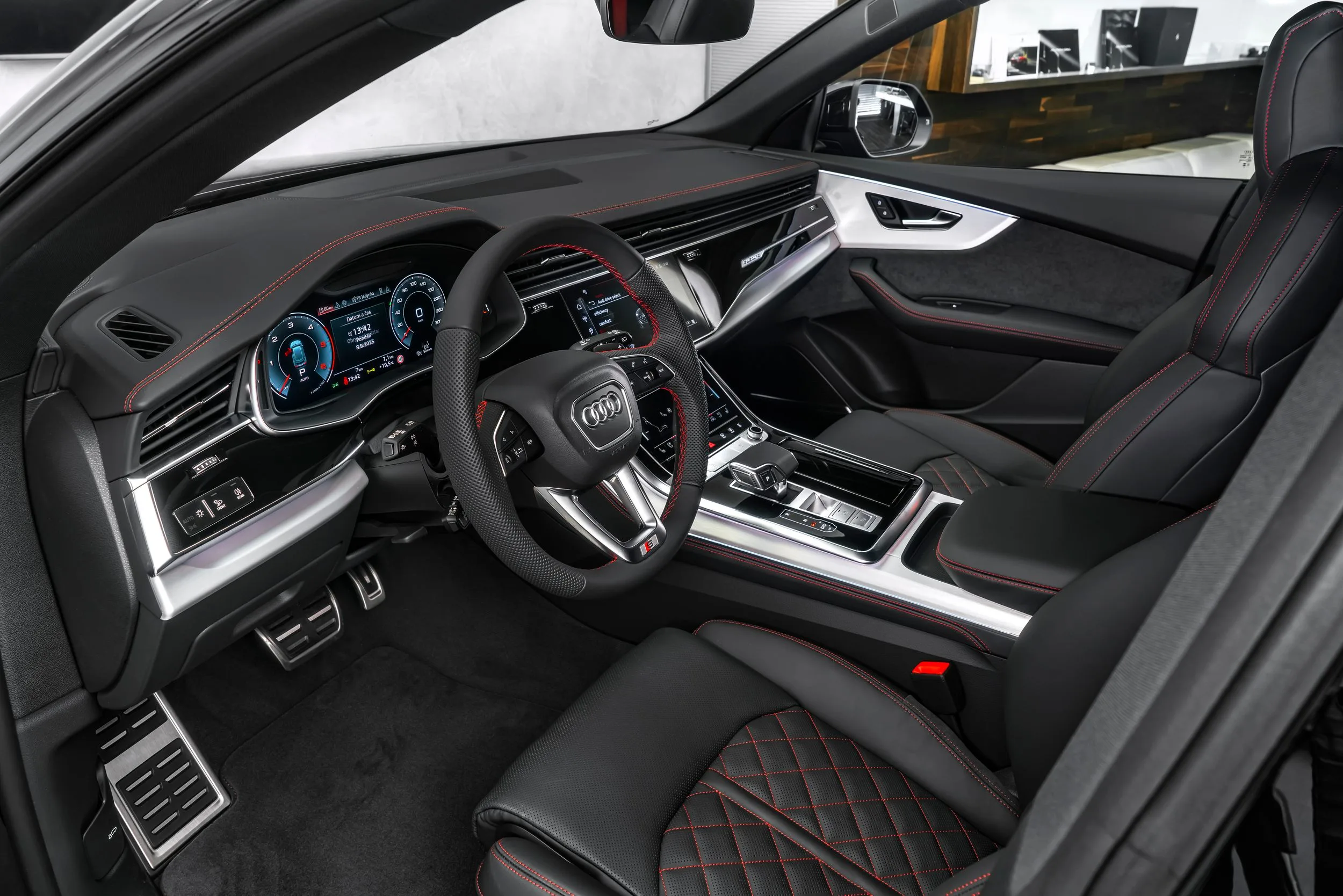 2025 Audi Q8 50 TDI, quattro, S line, 12/25