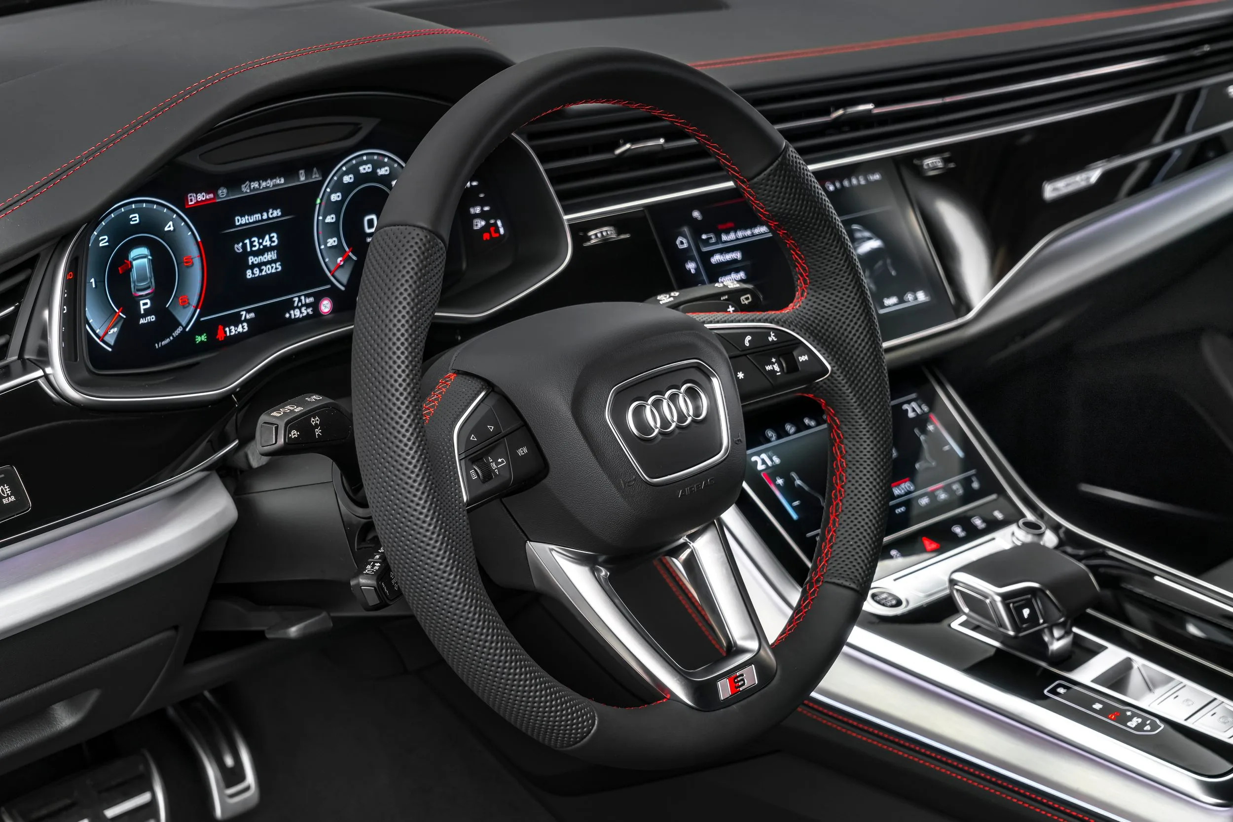 2025 Audi Q8 50 TDI, quattro, S line, 16/25