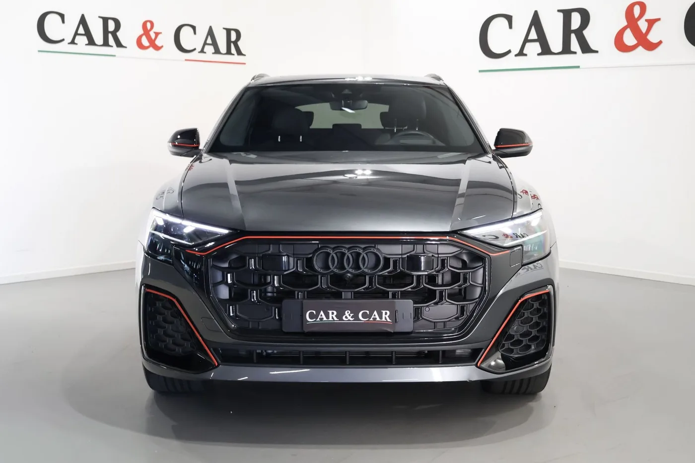 2025 Audi Q8 50 TDI, quattro, S line angeboten von einem Supersportwagenhändler in Zibido San Giacomo, Italien, Foto 3 von 25