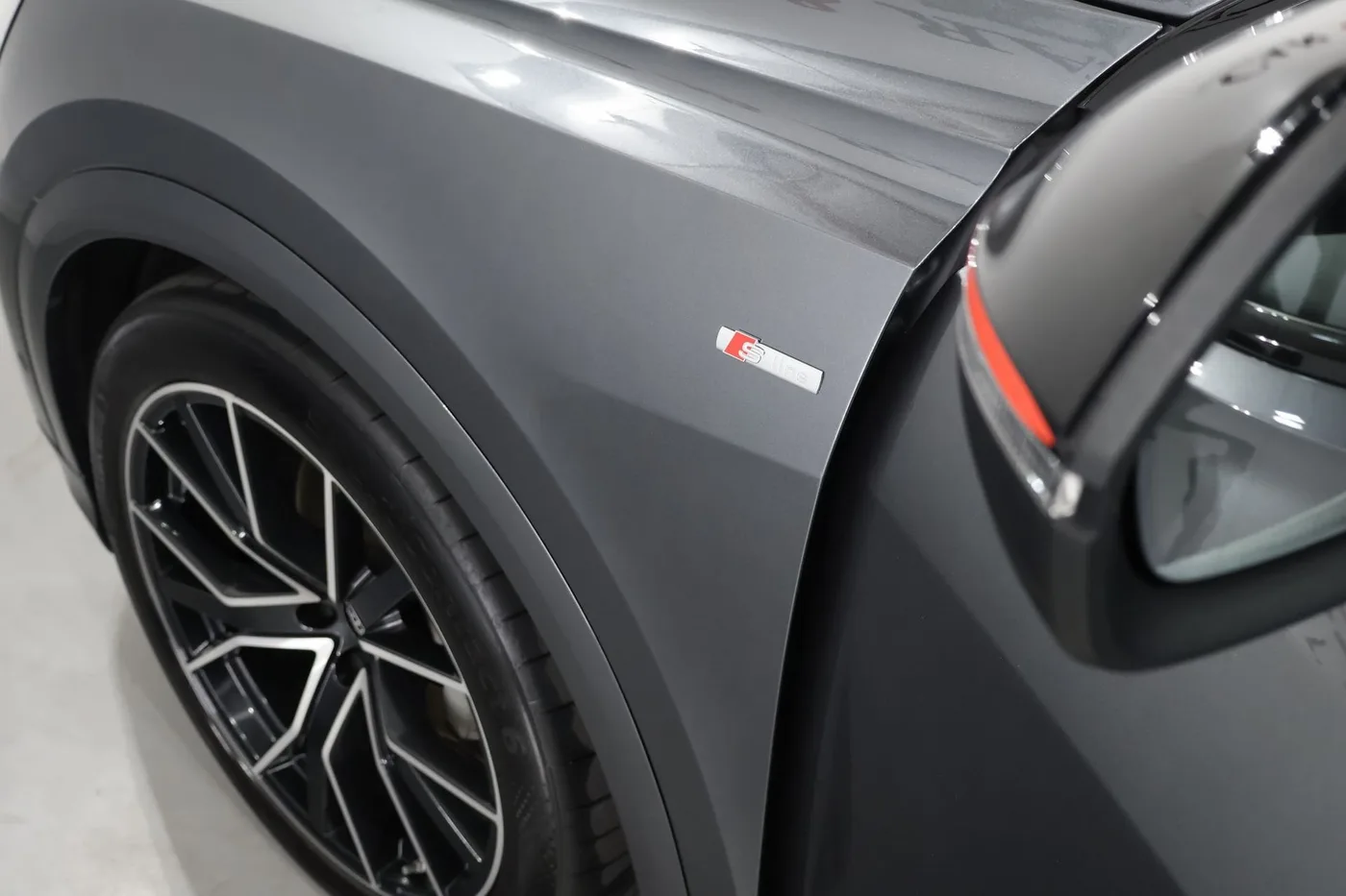 2025 Audi Q8 50 TDI, quattro, S line angeboten von einem Supersportwagenhändler in Zibido San Giacomo, Italien, Foto 16 von 25