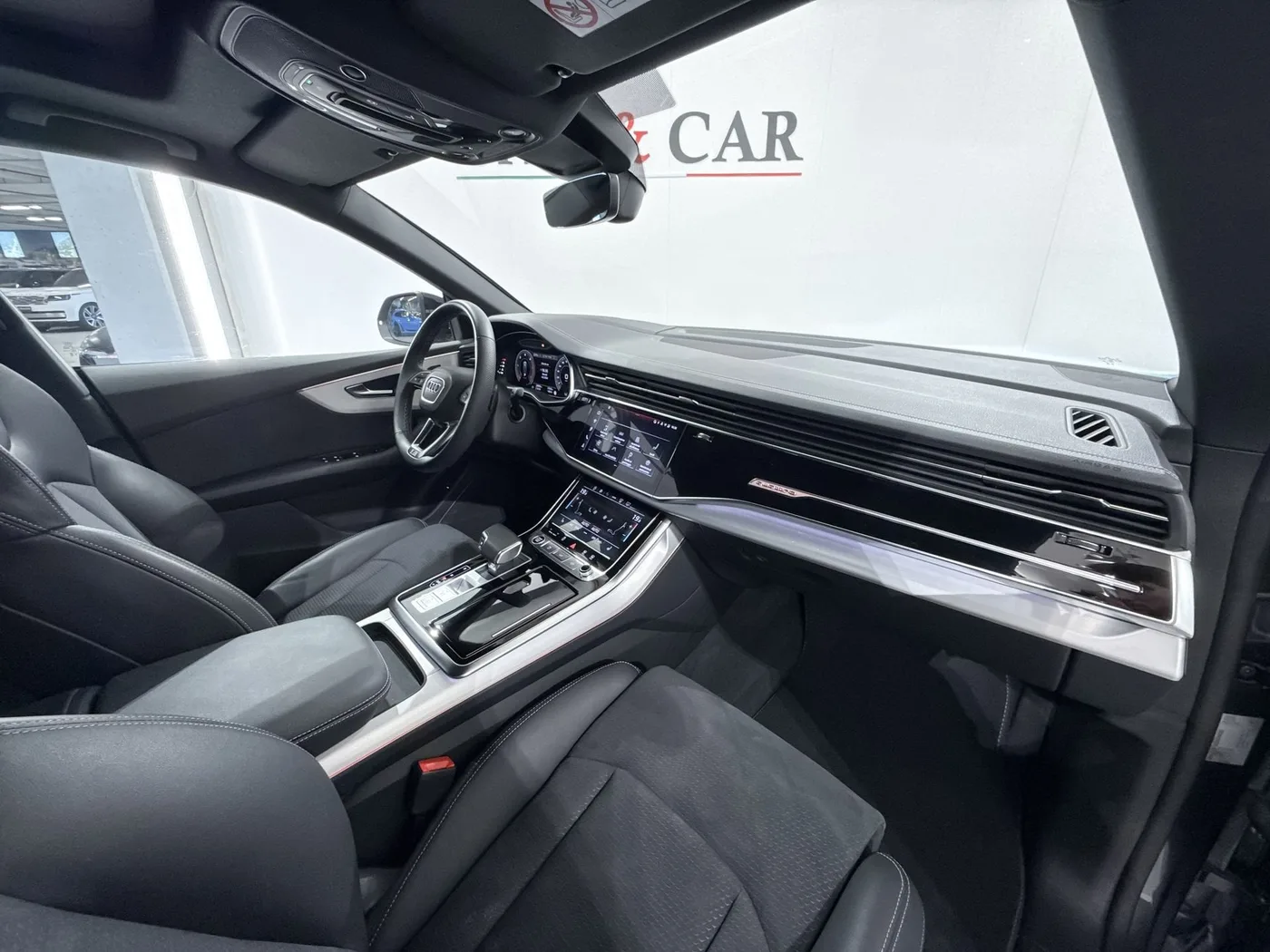 2025 Audi Q8 50 TDI, quattro, S line angeboten von einem Supersportwagenhändler in Zibido San Giacomo, Italien, Foto 24 von 25