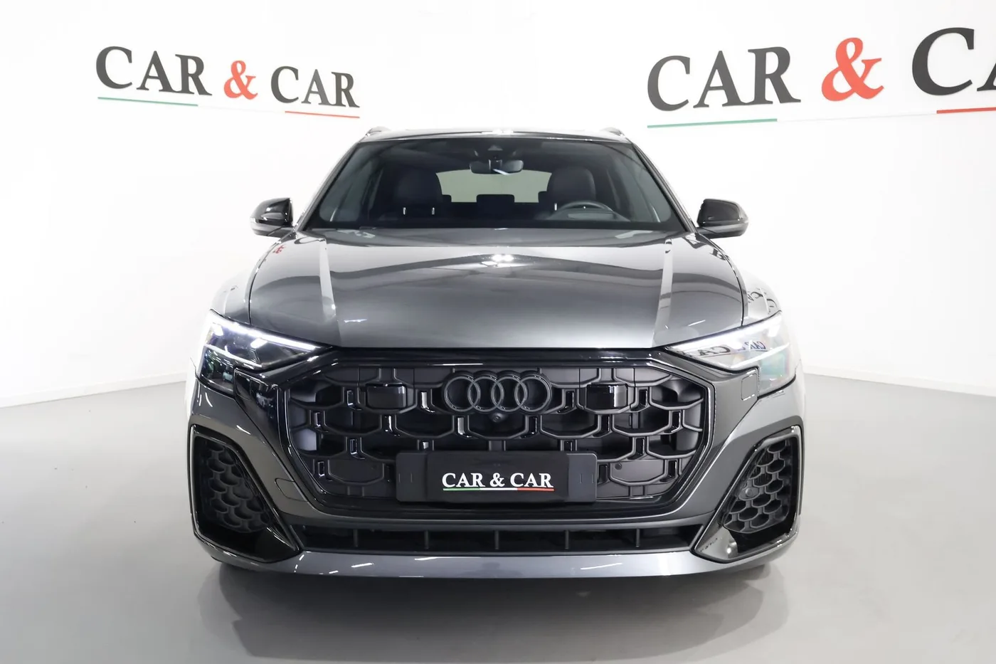 2025 Audi Q8 50 TDI, quattro, S line proposée par un spécialiste de la supercar à Zibido San Giacomo, Italie, photo 3 sur 25